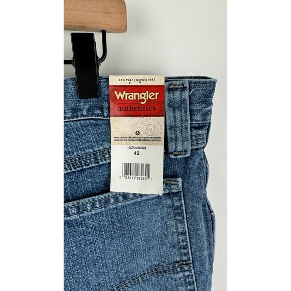 Wrangler Authentics Mens Loose Fit Carpenter Short Size 42 Antique Stonewash New - Picture 9 of 11